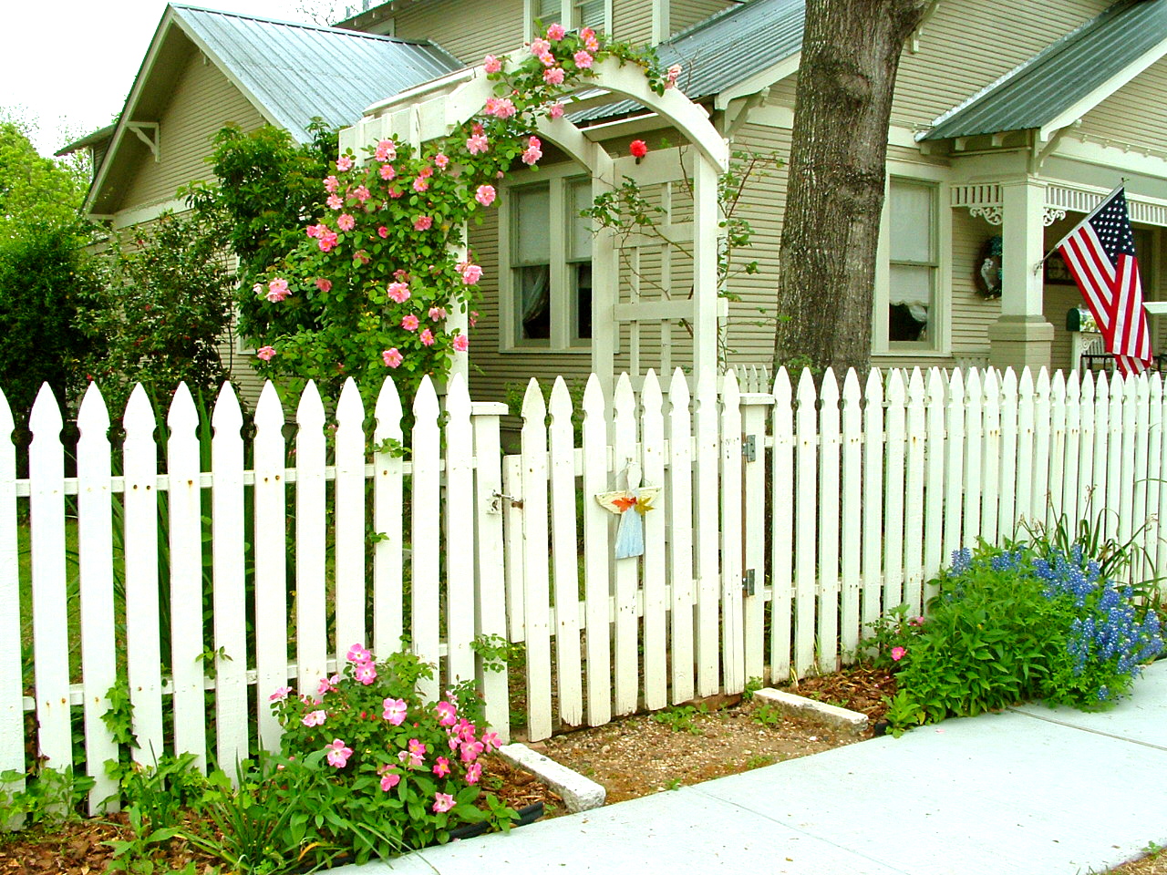 Fence picket burton durables