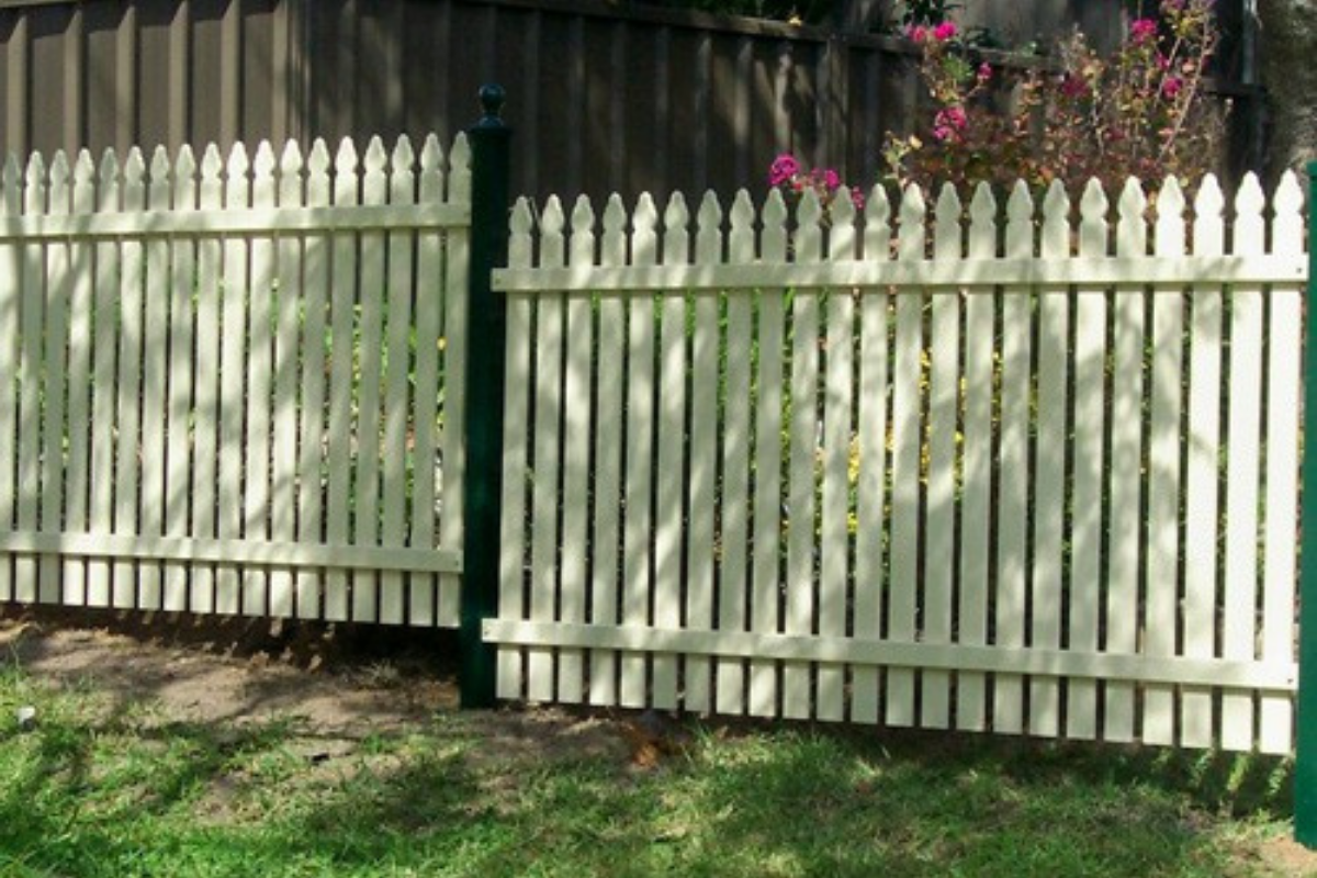 Paling fencing contractors