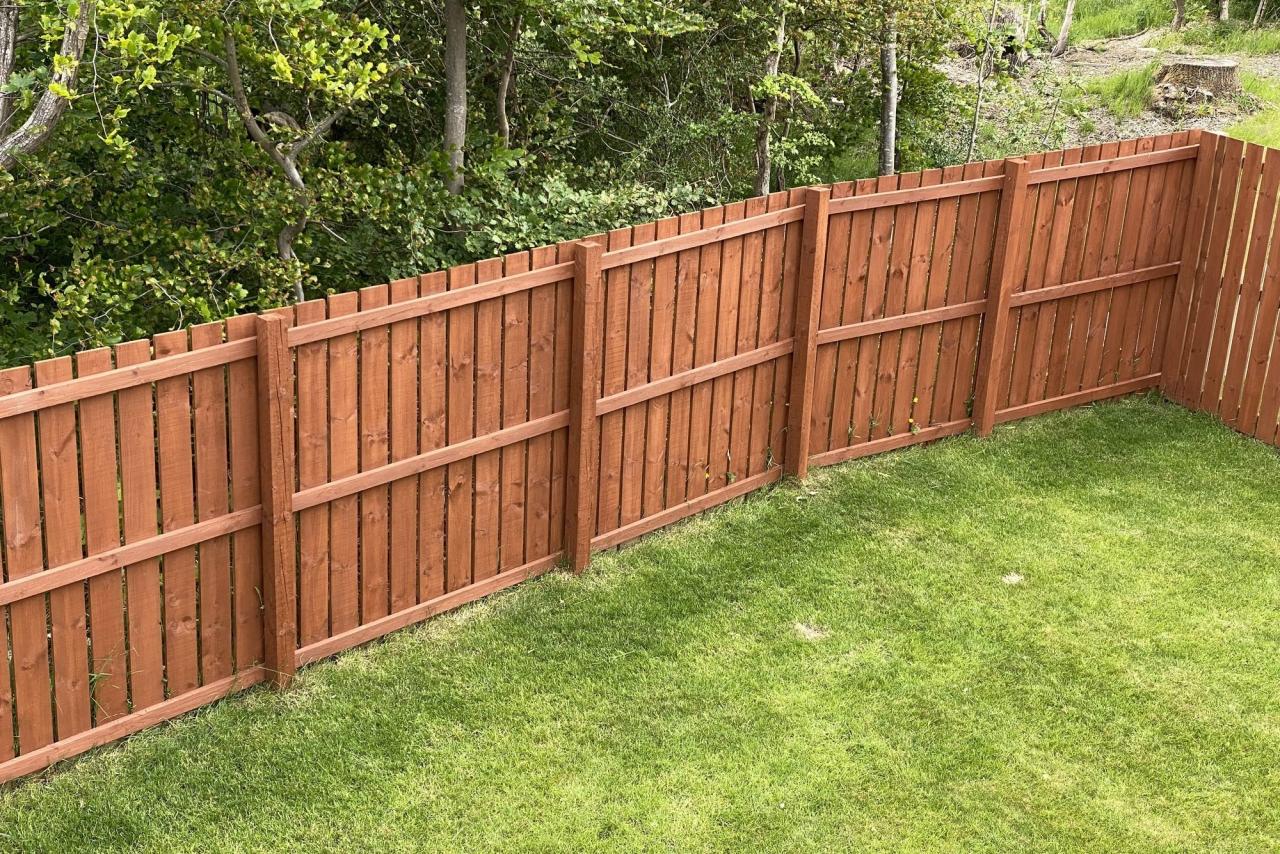 Replacing pickets on fence