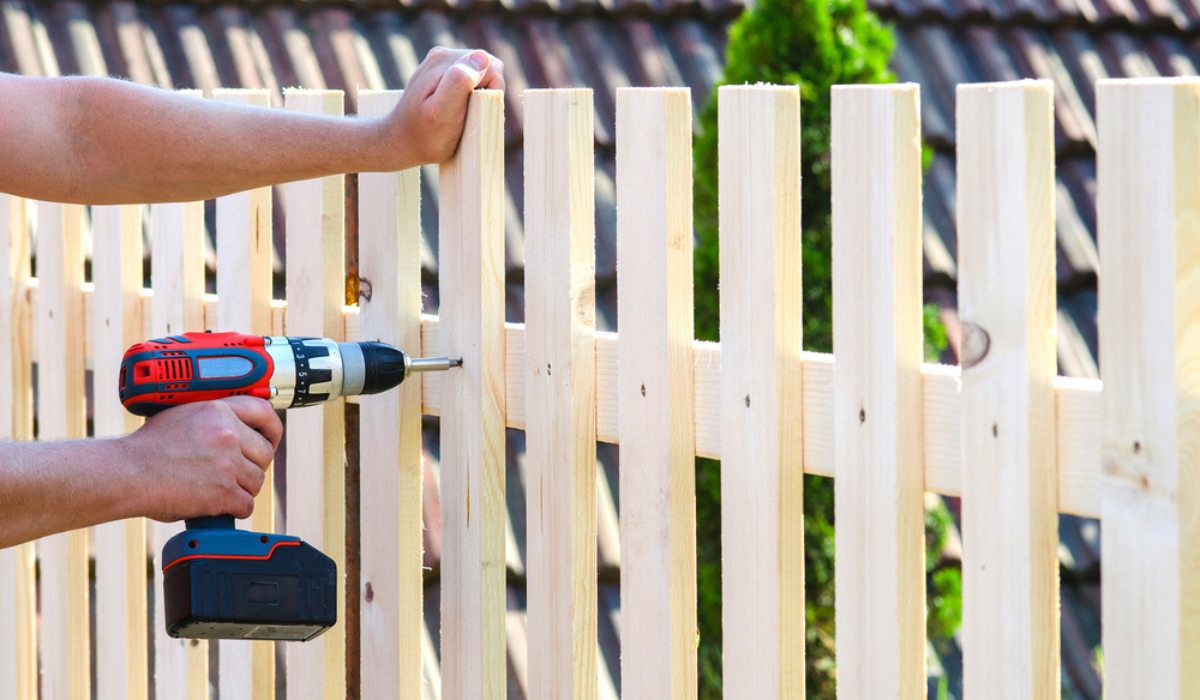 Replacing pickets on fence