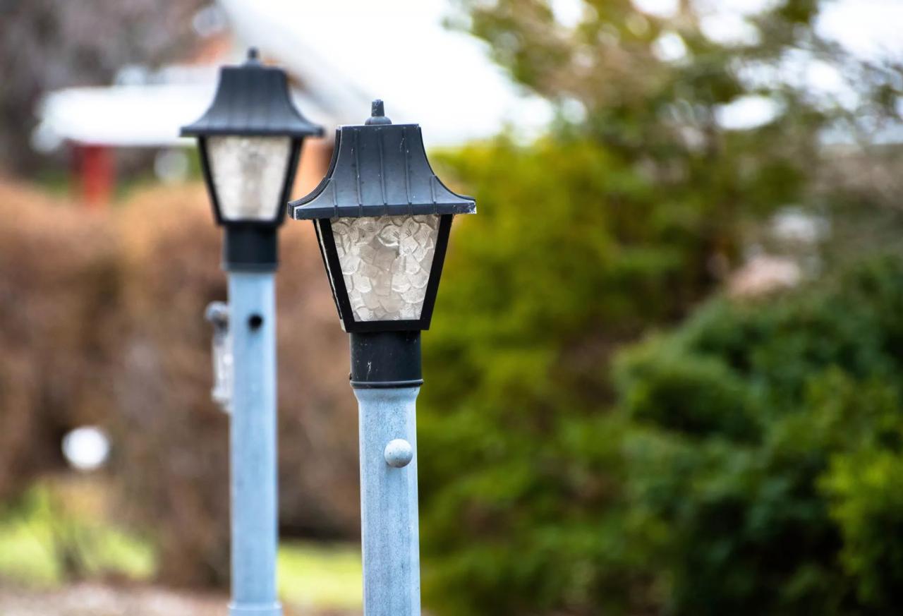 Fence post lamp