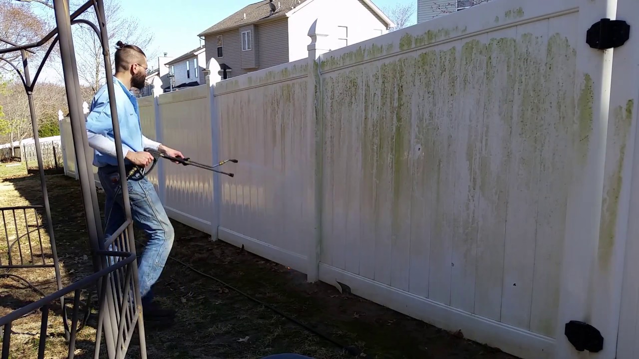 How to remove mold from vinyl fence