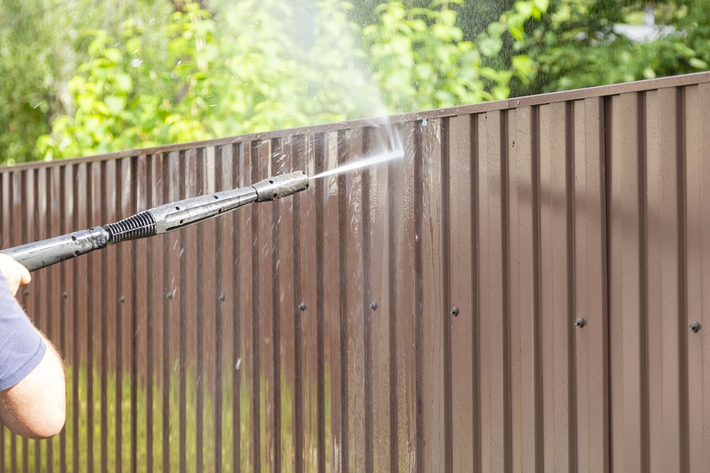 Pressure washer fence