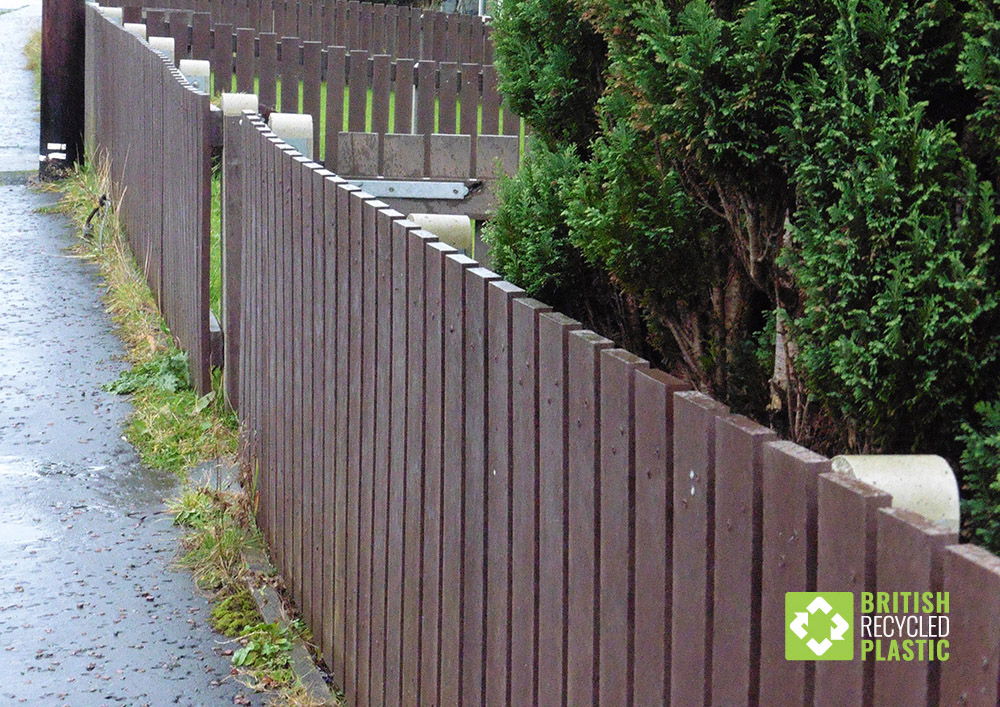 Recycled vinyl fence