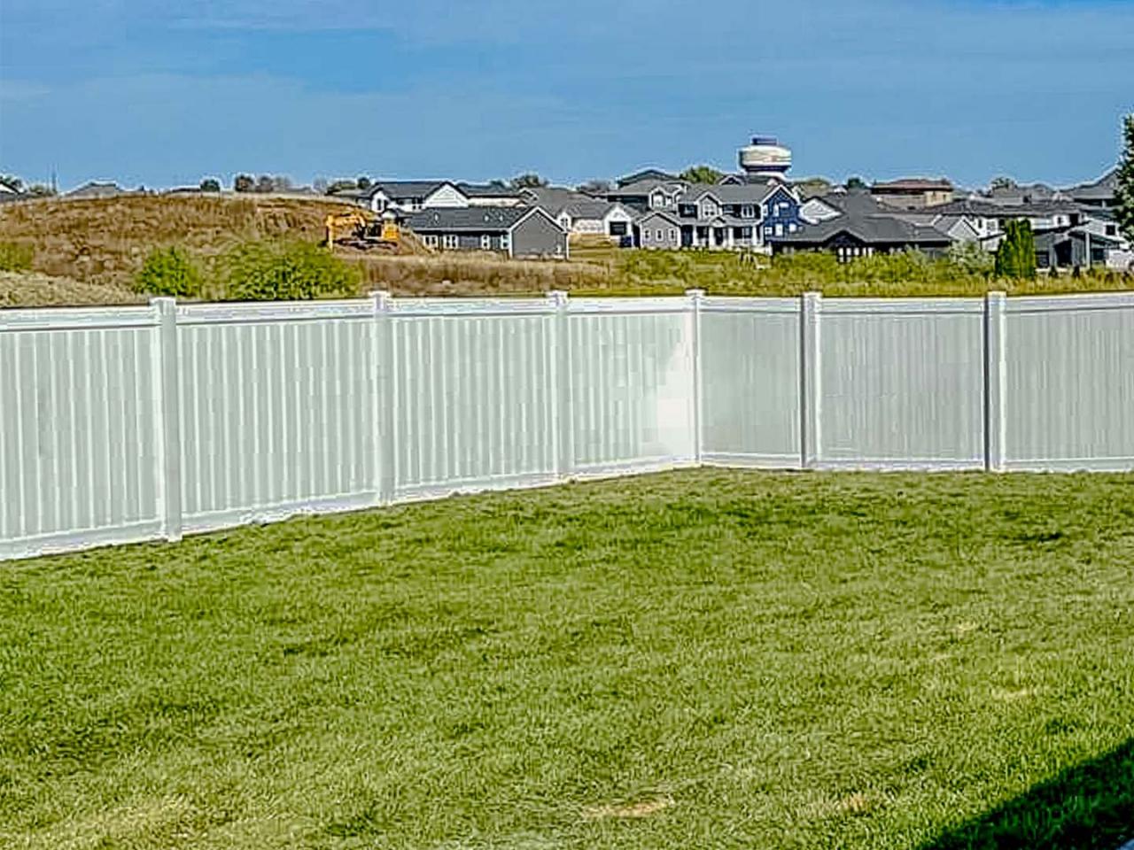 Recycled vinyl fence